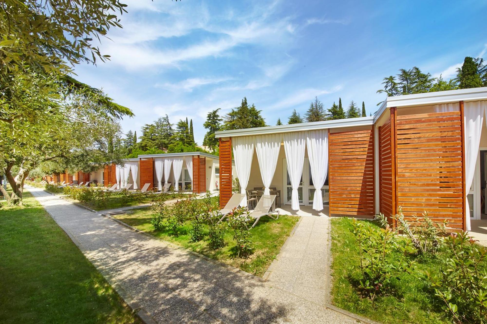 Adria Apartments - Hotel & Resort Adria Ankaran Kültér fotó